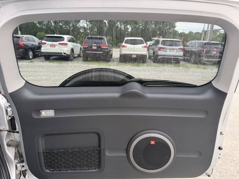 Used 2011 Toyota RAV4 Limited w/ Limited Extra Value Pkg AWD/4WD image 16