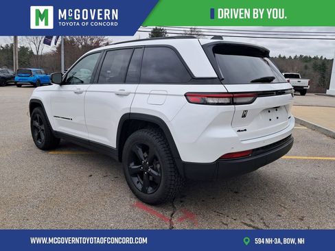Used 2023 Jeep Grand Cherokee Limited w/ Black Appearance Package AWD/4WD image 7
