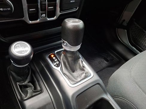 Used 2022 Jeep Wrangler Unlimited Sport AWD/4WD image 16