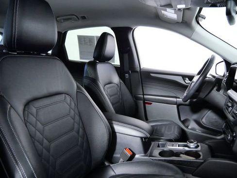 Certified 2023 Ford Escape Platinum w/ Premium Technology Package AWD/4WD image 11