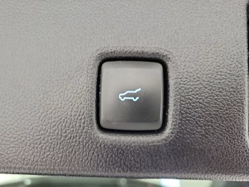 Certified 2025 Ford Escape Platinum AWD/4WD image 9