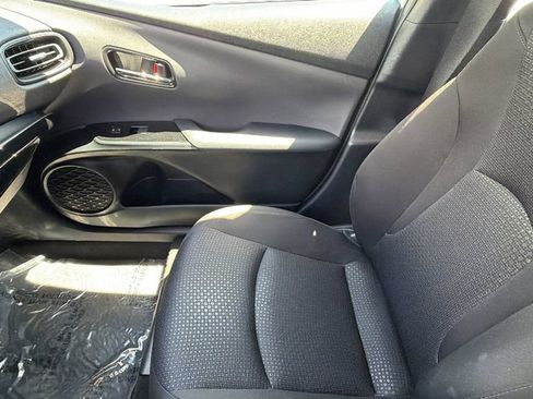 Used 2019 Toyota Prius LE AWD/4WD image 12