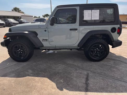 Used 2023 Jeep Wrangler Sport AWD/4WD image 6