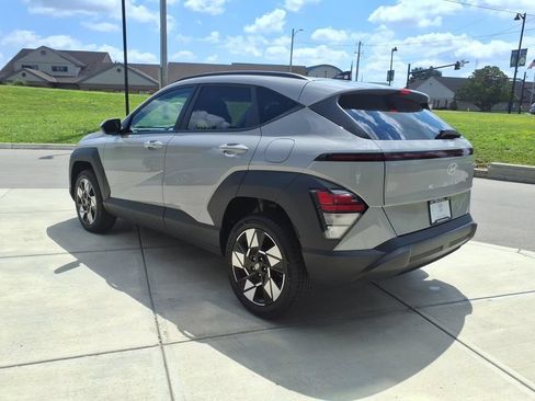 Used 2024 Hyundai Kona SEL AWD/4WD image 5