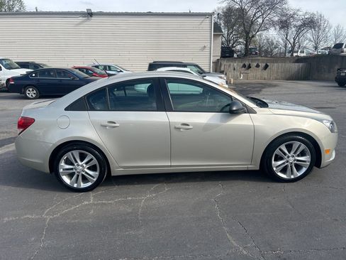 Used 2014 Chevrolet Cruze LS image 5
