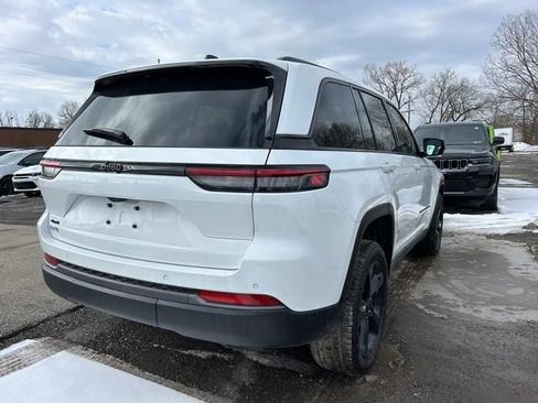 New 2026 Jeep Grand Cherokee Limited w/ Limited Altitude Package AWD/4WD image 3