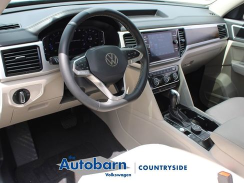 Certified 2023 Volkswagen Atlas SE w/ Black Wheel Package AWD/4WD image 8