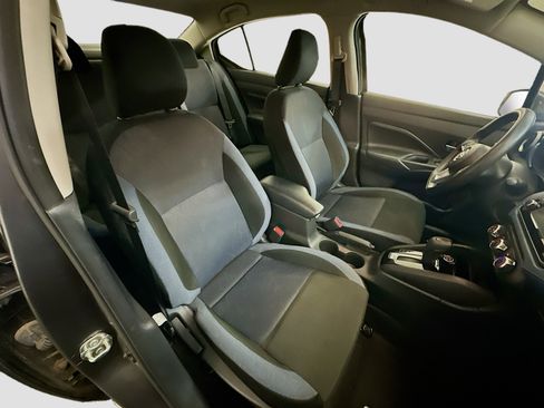 Used 2025 Nissan Versa SV FWD image 31