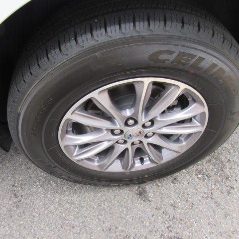 Certified 2024 Buick Enclave Premium FWD image 6