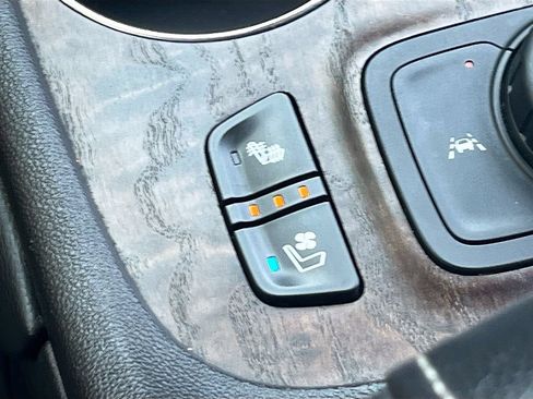 Used 2022 GMC Acadia Denali w/ Denali Technology Package AWD/4WD image 21