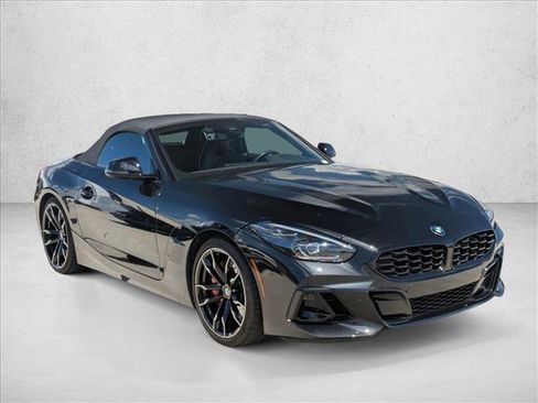 Used 2025 BMW Z4 M40i w/ Edition RWD image 3