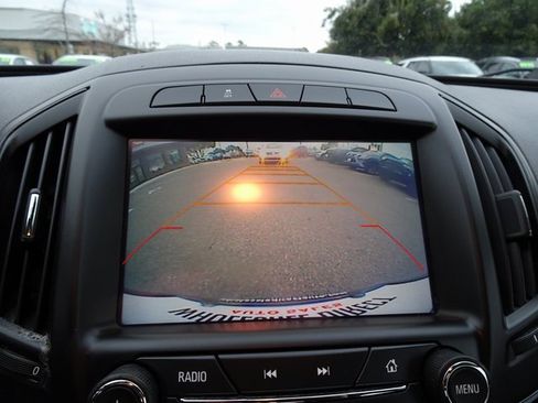 Used 2017 Buick Regal Sport Touring image 22