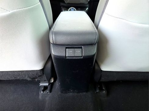 Used 2022 Toyota Prius Prime XLE FWD image 17