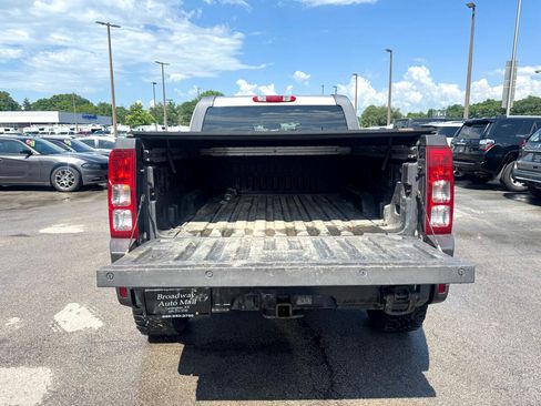 Used 2009 HUMMER H3T Luxury image 11