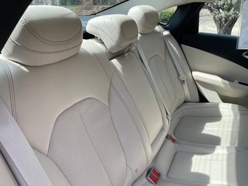 Used 2015 Chrysler 200 C w/ Navigation & Sound Group I image 38