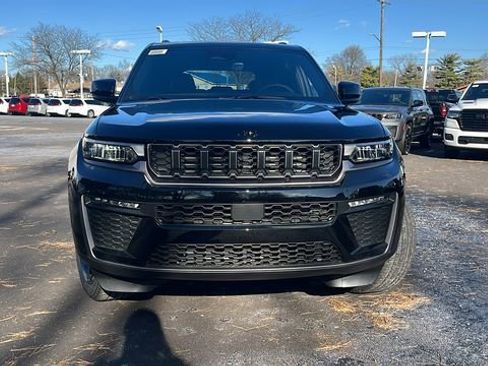 New 2026 Jeep Grand Cherokee Limited w/ Limited Altitude Package AWD/4WD image 8