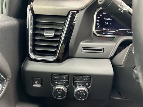 Used 2022 GMC Sierra 1500 Denali AWD/4WD image 25
