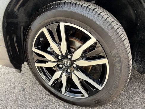 Used 2020 Honda Pilot Touring image 37