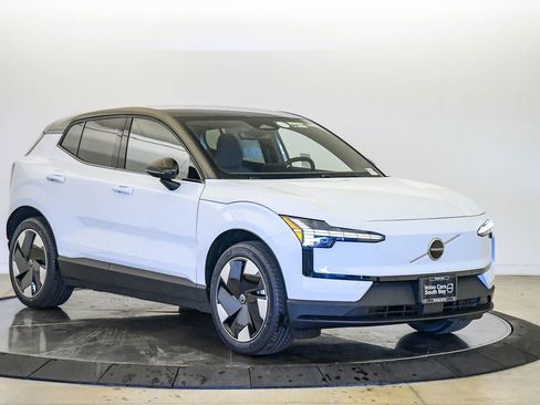 New 2026 Volvo EX30 Plus w/ Climate Package RWD image 5