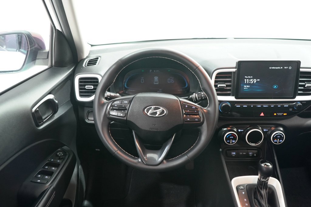 Used 2024 Hyundai Venue Limited FWD image 15