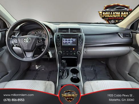 Used 2015 Toyota Camry LE FWD image 3
