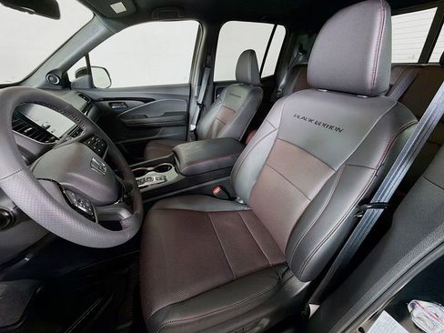 Used 2025 Honda Ridgeline Black Edition image 12