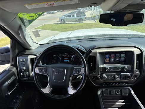 Used 2018 GMC Sierra 2500 Denali w/ Duramax Plus Package AWD/4WD image 15