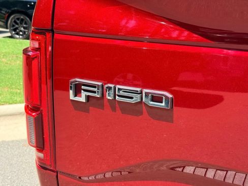 Used 2015 Ford F150 Lariat w/ Equipment Group 502A Luxury AWD/4WD image 11