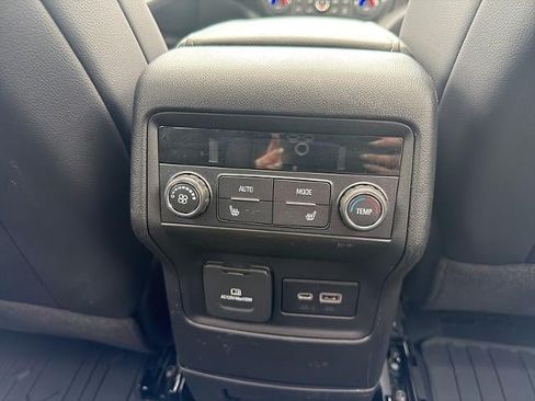 Used 2022 GMC Acadia Denali w/ LPO, Floor Liner Package AWD/4WD image 20