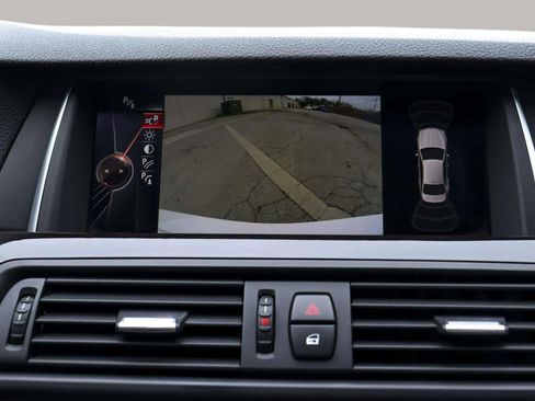 Used 2016 BMW 528i Sedan image 40