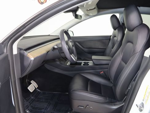 Used 2022 Tesla Model Y Performance image 13