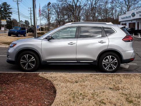 Used 2018 Nissan Rogue SL image 3