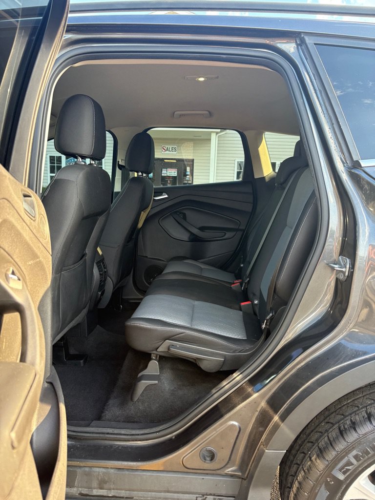 Used 2017 Ford Escape SE w/ Equipment Group 201A FWD image 10