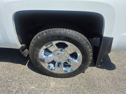 Used 2017 Chevrolet Silverado 1500 LTZ Z71 w/ LTZ Plus Package AWD/4WD image 34