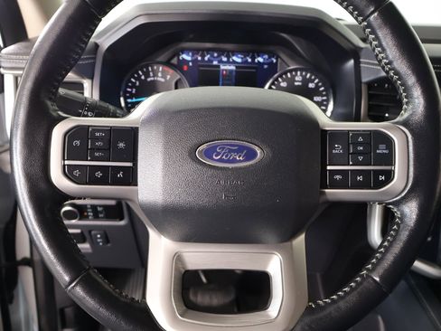 Used 2024 Ford Expedition Max XLT RWD image 3