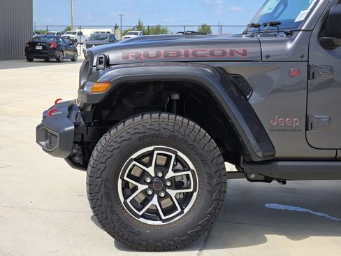 New 2025 Jeep Gladiator Rubicon w/ Convenience Group image 6