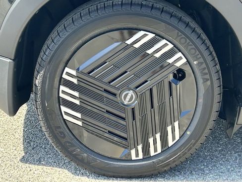 New 2026 Nissan Leaf image 18