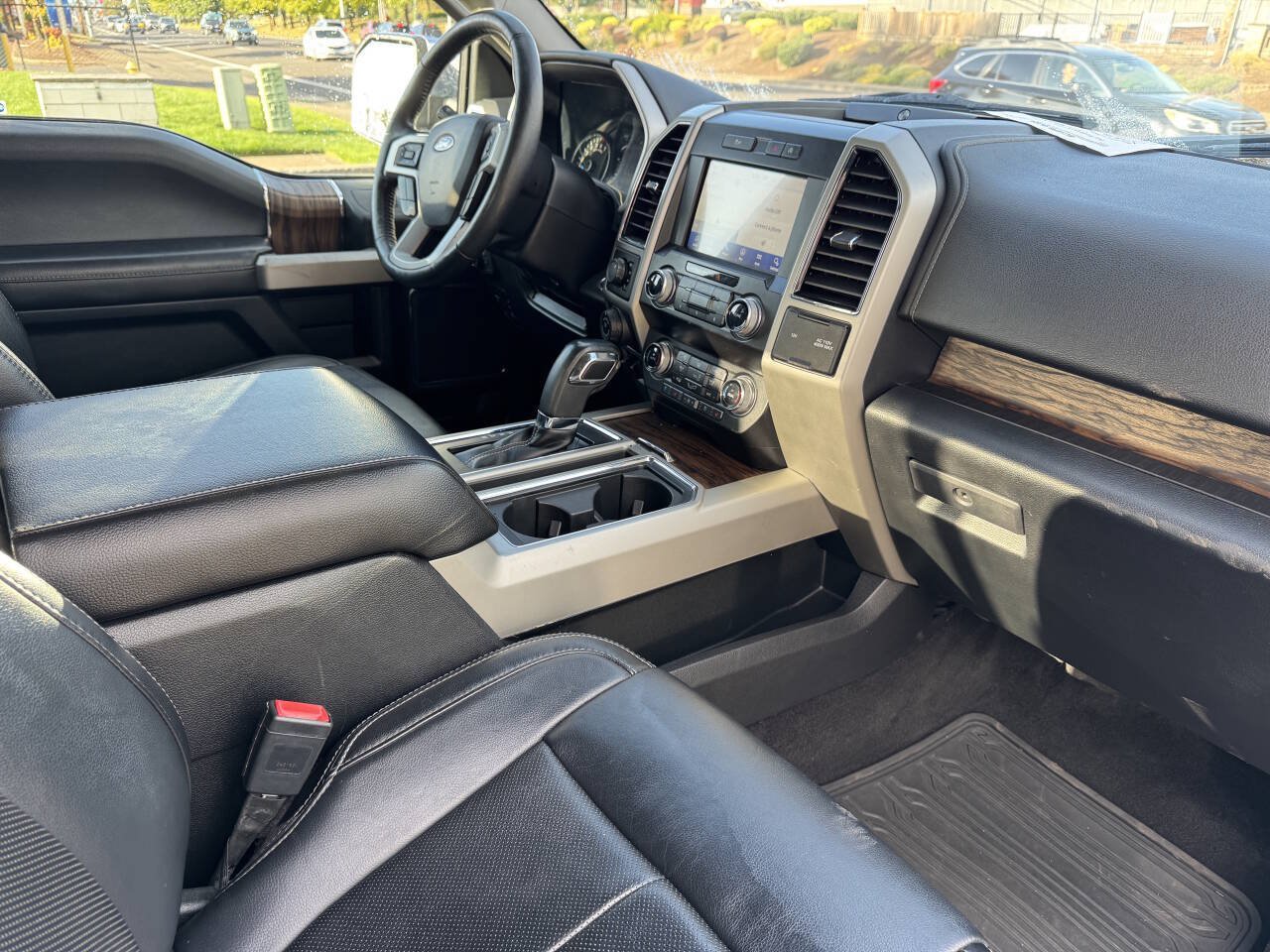 Used 2019 Ford F150 Lariat w/ Equipment Group 502A Luxury AWD/4WD image 14