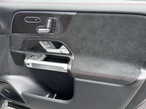 Certified 2025 Mercedes-Benz GLB 250 image 16