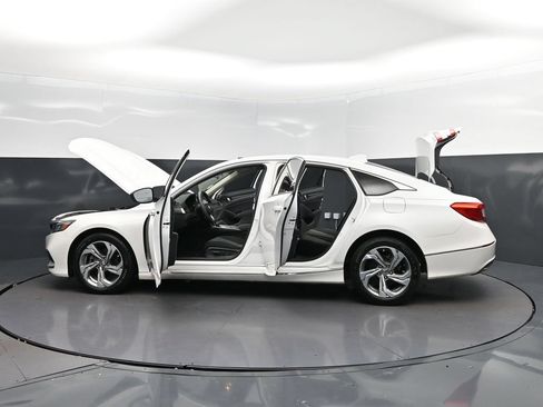 Used 2018 Honda Accord EX image 45