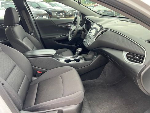 Used 2024 Chevrolet Malibu LT FWD image 35