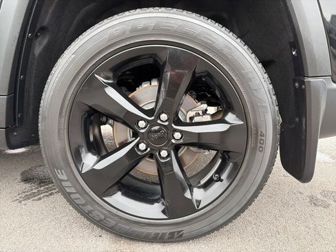 Used 2022 Jeep Grand Cherokee Altitude image 14