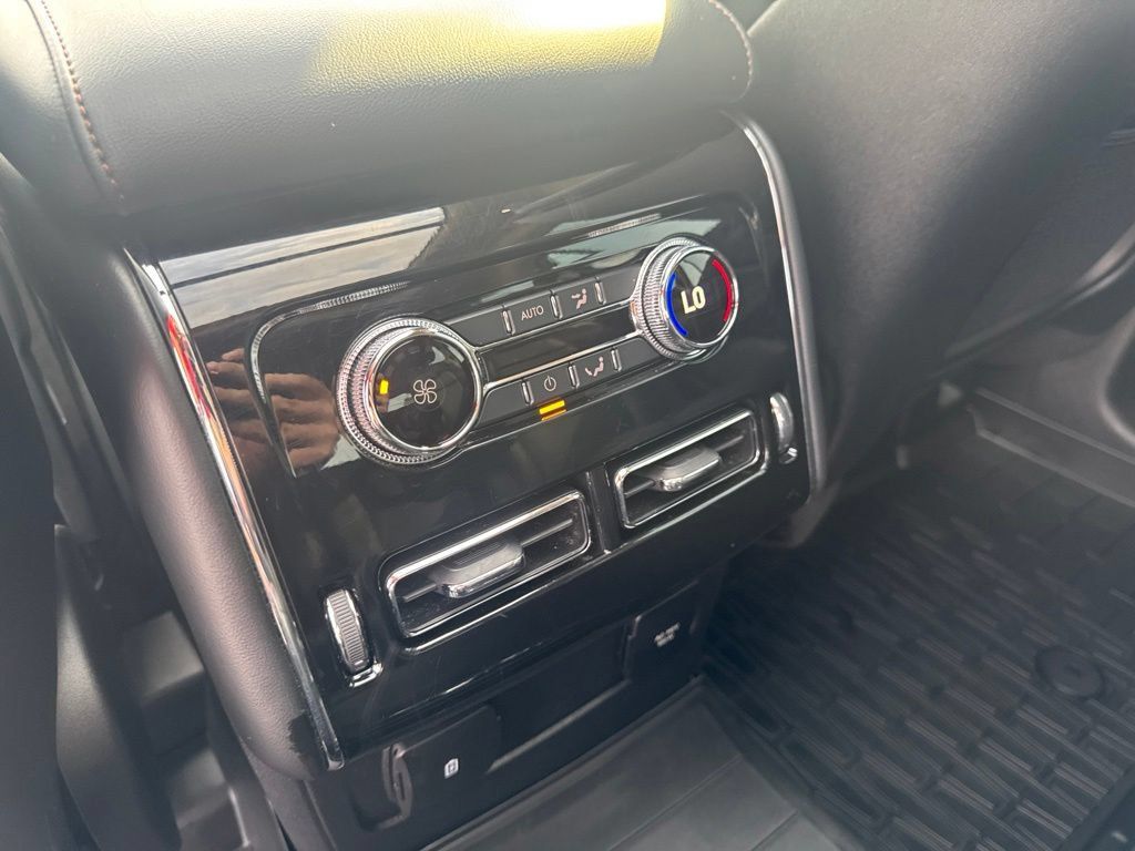 Used 2023 Lincoln Aviator AWD w/ Premium Package image 29
