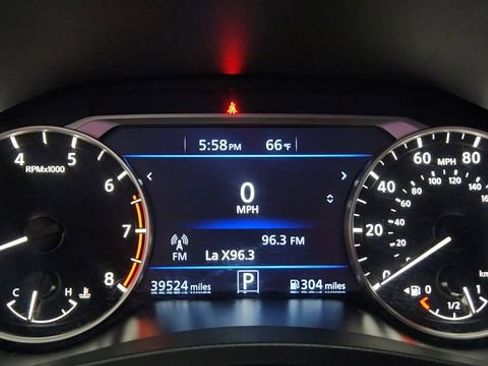 Used 2025 Nissan Altima 2.5 SV FWD image 10