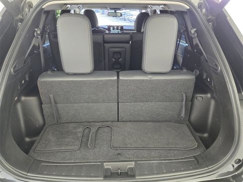 Used 2023 Mitsubishi Outlander SE image 14