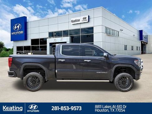 Used 2022 GMC Sierra 1500 Denali Ultimate AWD/4WD image 4