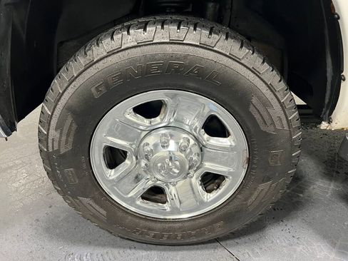 Used 2018 RAM 3500 Tradesman w/ Chrome Appearance Group image 12