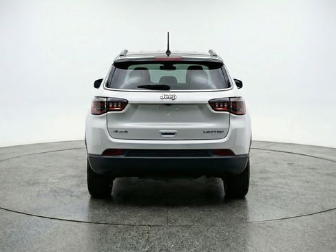 Used 2025 Jeep Compass Limited image 7