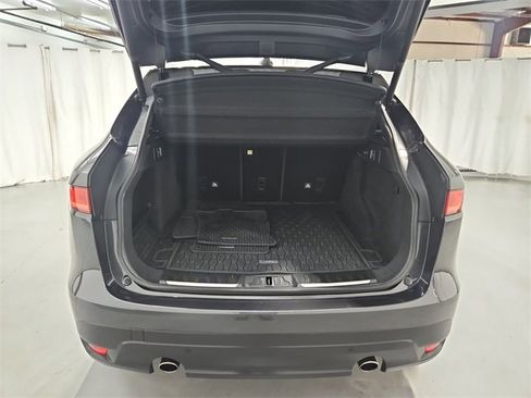 Used 2020 Jaguar F-PACE R-Sport image 51