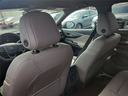 New 2026 Buick Envista Avenir image 12